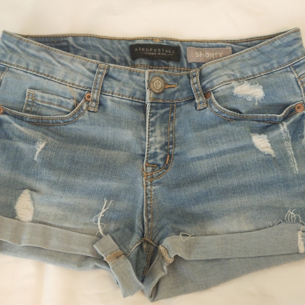 Aeroposta tattered short, light blue